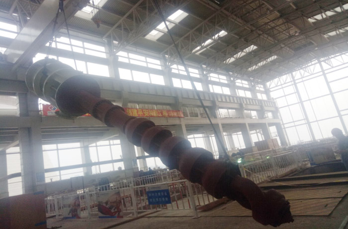 Two vertical drum bag condensate turbine pumps (vertical drum bag condensate pumps) for Unit 2 of the Gongyi project have been lifted and positioned Two vertical drum bag condensate turbine pumps (vertical drum bag condensate pumps) for Unit 2 of the Gongyi project have been lifted and positioned